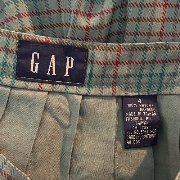 GAP Pleated Skirt in Blue and Red Sz 4 - Picture 2 of 3